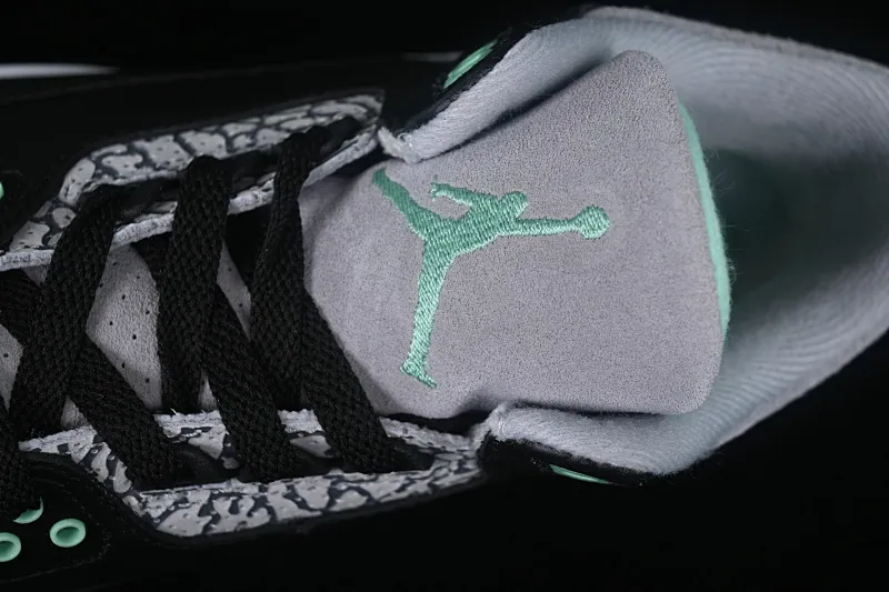 All categories Air Jordan Jordan series basketball shoes Air Jordan 3 L version Air Jordan 3 "Green Glow" AJ3 Joe 3 black and green CT8532-031